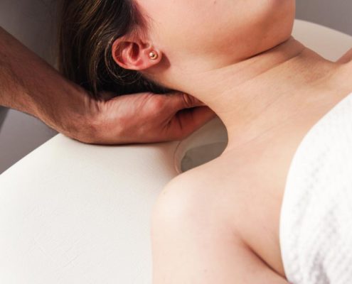 massaggio cervicale, muscoli collo, dolore alla nuca, massaggio collo, massaggi cervicale